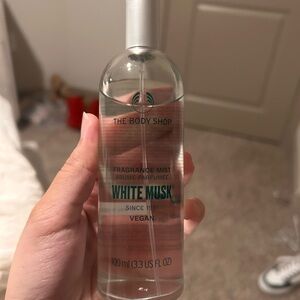 The Body Shop White Musk Fragrance Mist - Silver and Clear